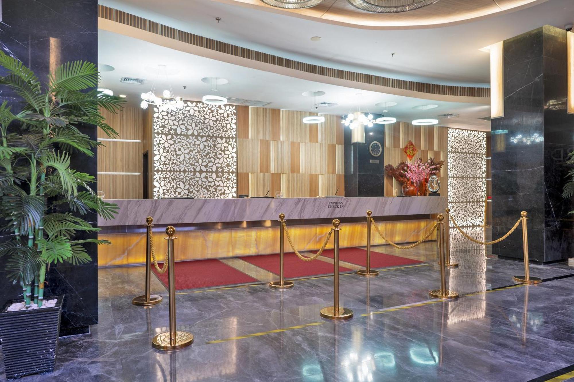 Nagoya Hill Hotel Batam Exterior foto