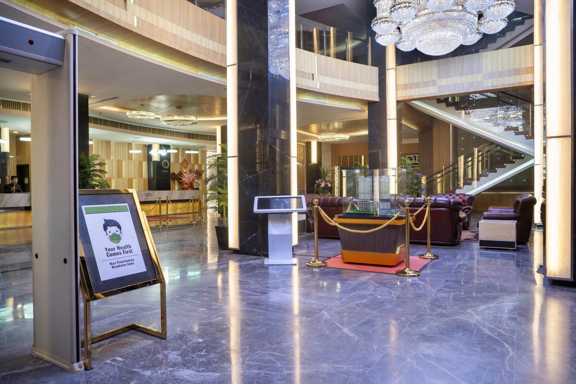 Nagoya Hill Hotel Batam Exterior foto