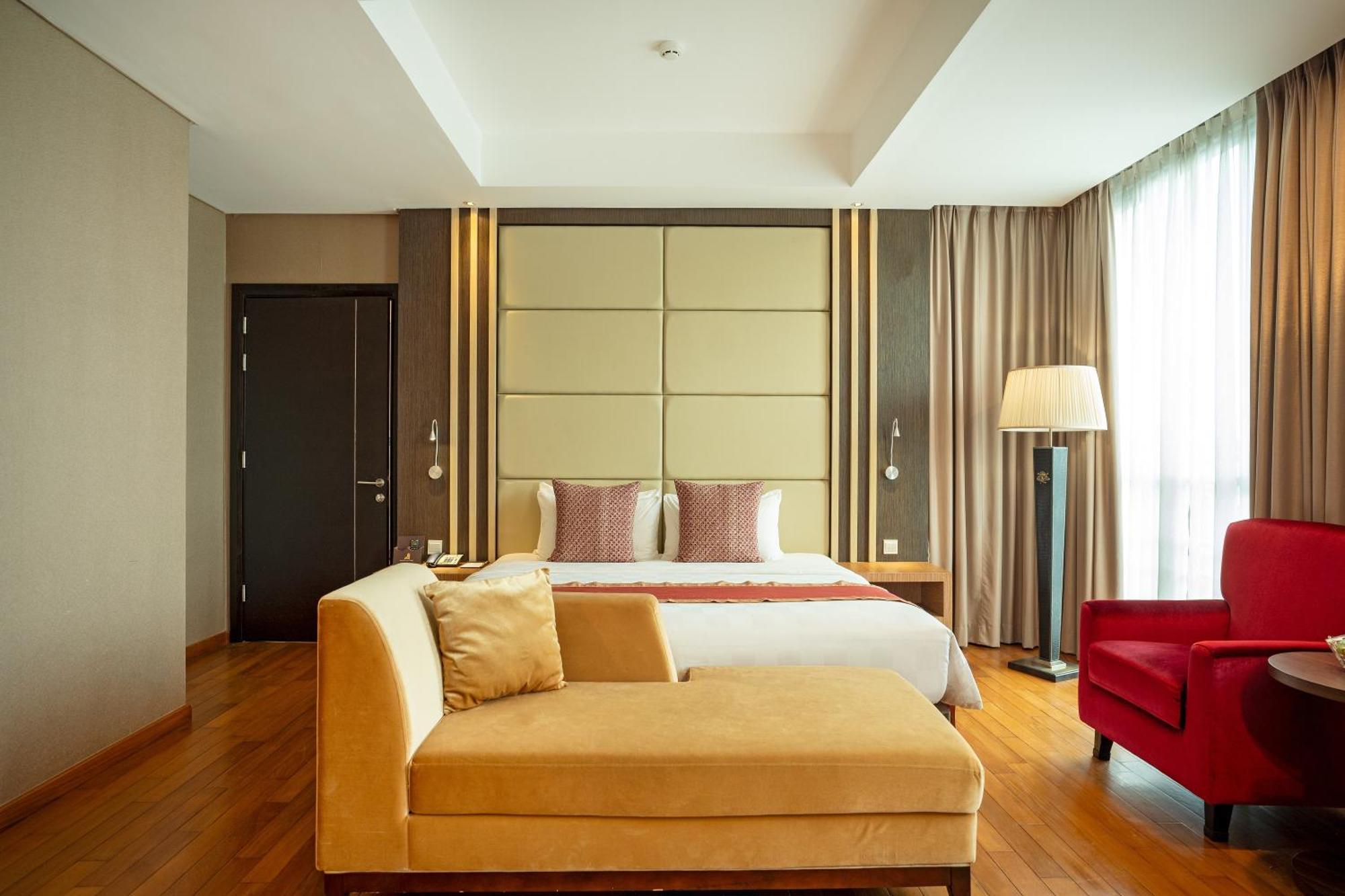 Nagoya Hill Hotel Batam Exterior foto