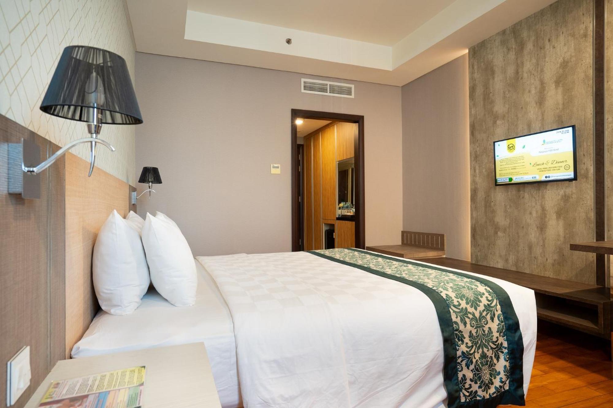 Nagoya Hill Hotel Batam Exterior foto