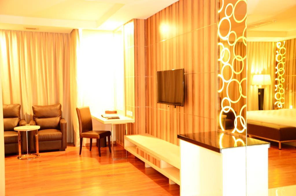 Nagoya Hill Hotel Batam Exterior foto
